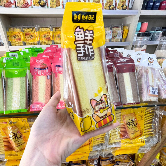 5 Gói Bánh Bông Lan Tam Giác kẹp kem Sanjiaoban Vị Matcha, Sữa Dâu, Chocolate, Chanh Gói 65g