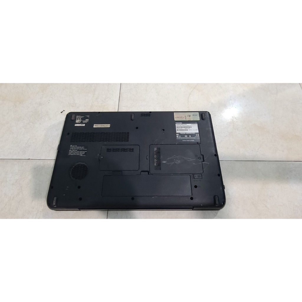 Laptop Toshiba 17in, model : L555D-S7005 pin mới có sạc