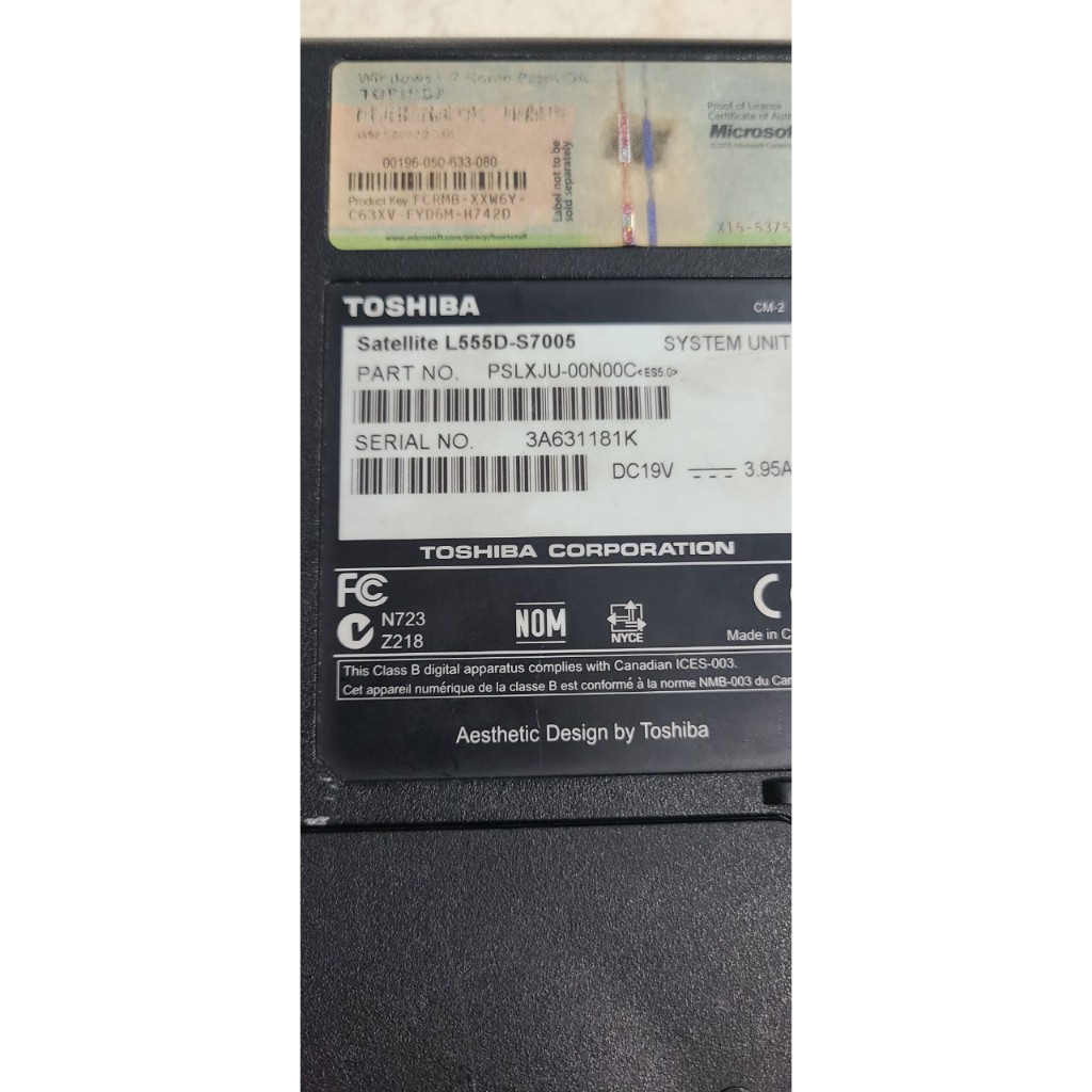 Laptop Toshiba 17in, model : L555D-S7005 pin mới có sạc