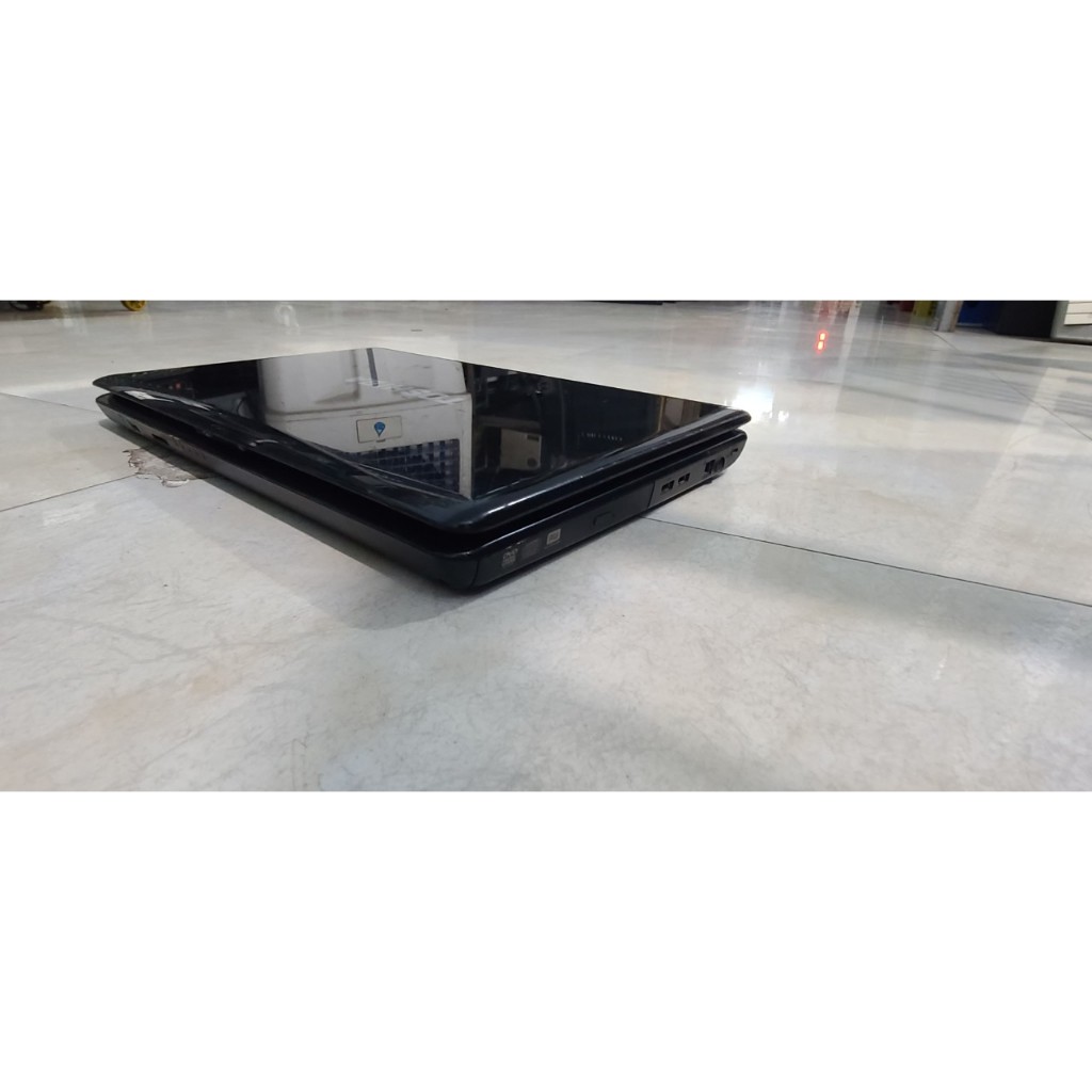 Laptop Toshiba 17in, model : L555D-S7005 pin mới có sạc