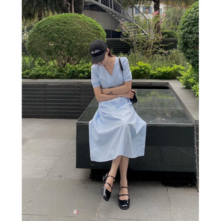 ĐẦM CỔ V DÁNG MIDI