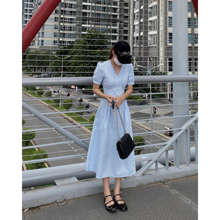 ĐẦM CỔ V DÁNG MIDI