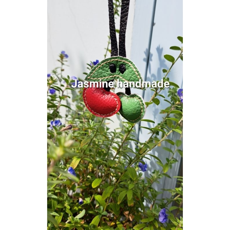 Charm/ phụ kiện treo túi/ móc khóa cherry làm bằng da bò thật, may tay