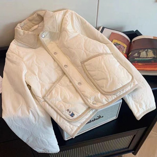 [ Sẵn - Có Ảnh Thật Shop Quay]Áo phao trần trám cổ bẻ thêu gấu, Áo Khoác Phao Nhẹ Ấm,Khoác mùa đông hot 2024