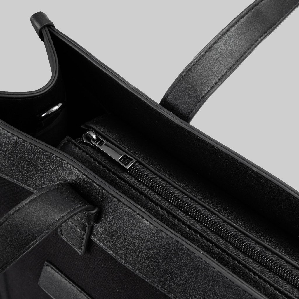 Túi tote The Bad God Dark Maven