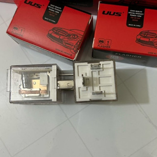 Rơ le xi nhan 3 chân uus vỏ đỏ điện 12v và 24v
