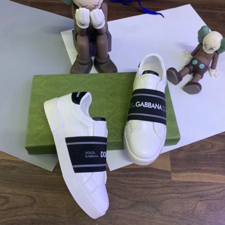 Nt Giày Slipon Lười Dolce Da Phối Vạch Chun Chữ Dập Nổi GS24P