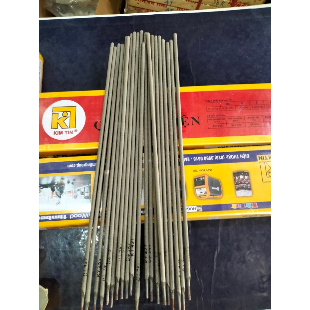 (GIÁ BÁN LẺ 10 CÂY ) - Que hàn điện Kim Tín 2.5ly Việt Nam