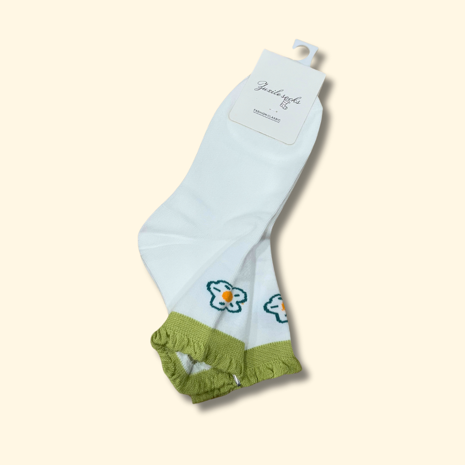 Vớ trăng xinh xắn tone xanh có làm ai xa lánh