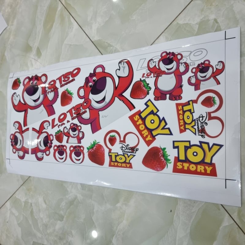 Tem set gấu dâu lotso dán trang trí xe máy kích thước 20x60cm