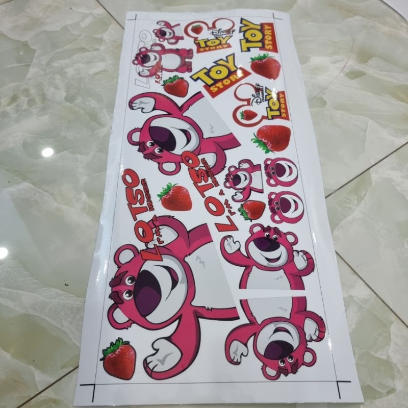 Tem set gấu dâu lotso dán trang trí xe máy kích thước 20x60cm