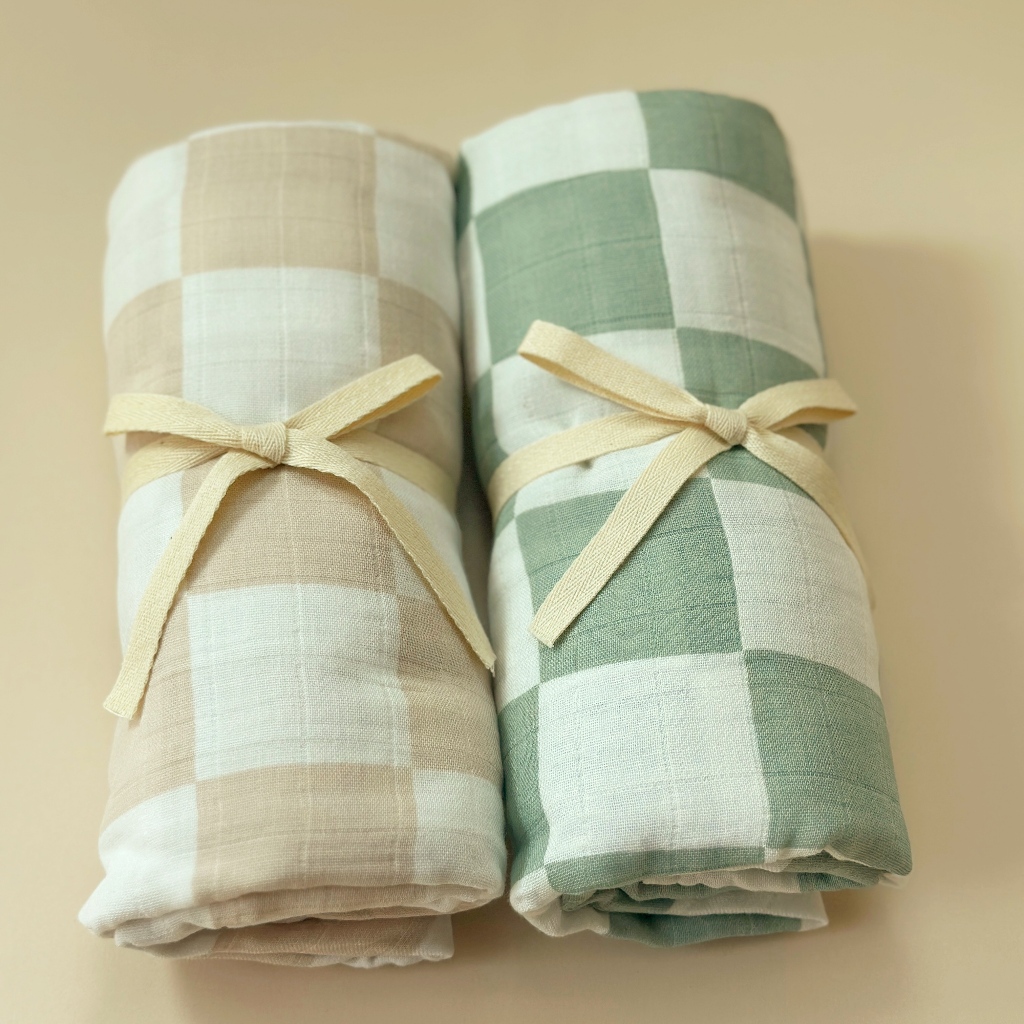 Hộp quà Giáng Sinh, Quà Noel, Sinh Nhật, Quà Đầy Tháng, Thôi Nôi cho Bé Gồm Chăn, Khăn sợi tre, Gặm nướu và Yếm