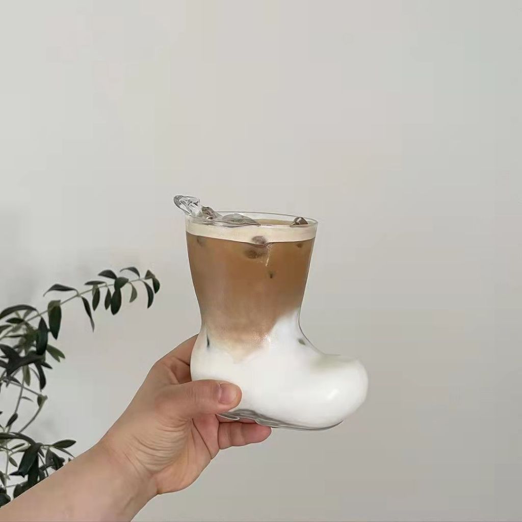 Cốc thuỷ tinh hình chiếc ủng Santa độc lạ trang trí giáng sinh