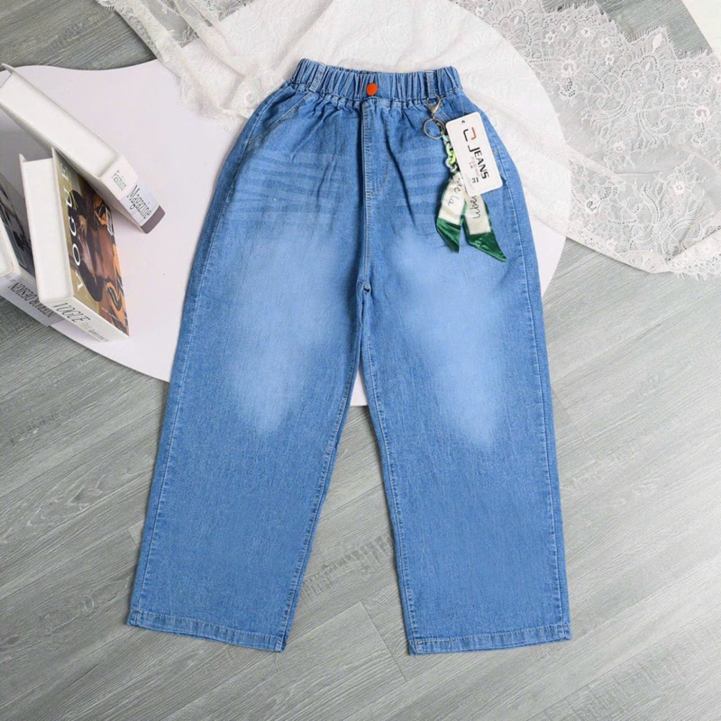 Quần jean ống suông + bo gấu đại cồ