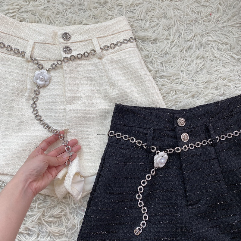 Quần short dạ nhũ kèm đai 403