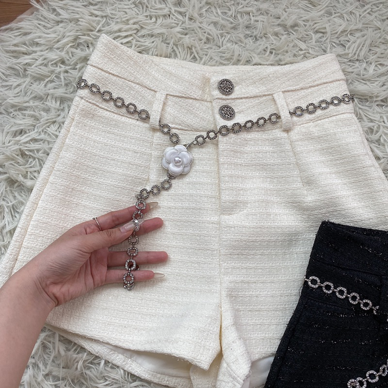 Quần short dạ nhũ kèm đai 403