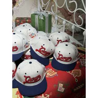 Nón lưỡi trai GWYN Script Snapback