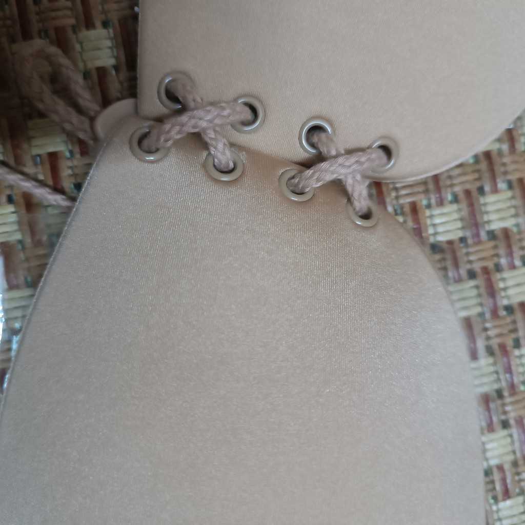 Áo lót không dây bra buộc dây không gọng