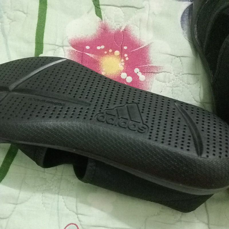 Giày đen xinh cho bé