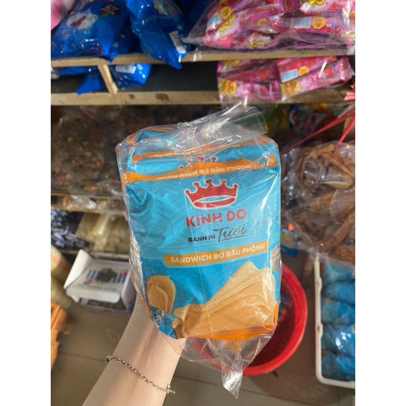 Bánh mỳ lát bơ đậu phộng Kinh Đô, combo 10 bịch bánh sandwich