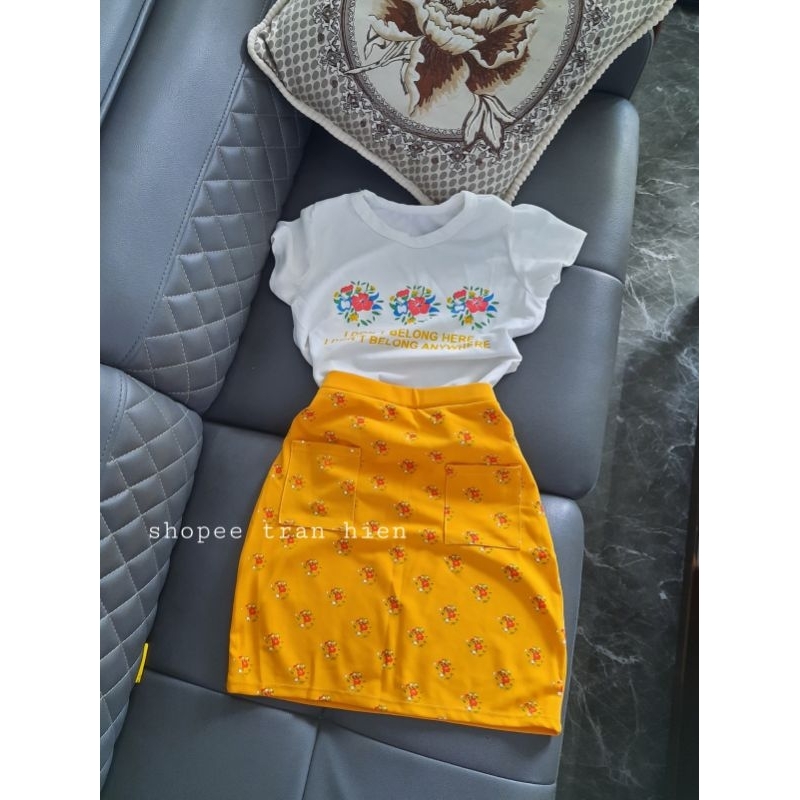 Set áo kèm chân váy vàng hoa