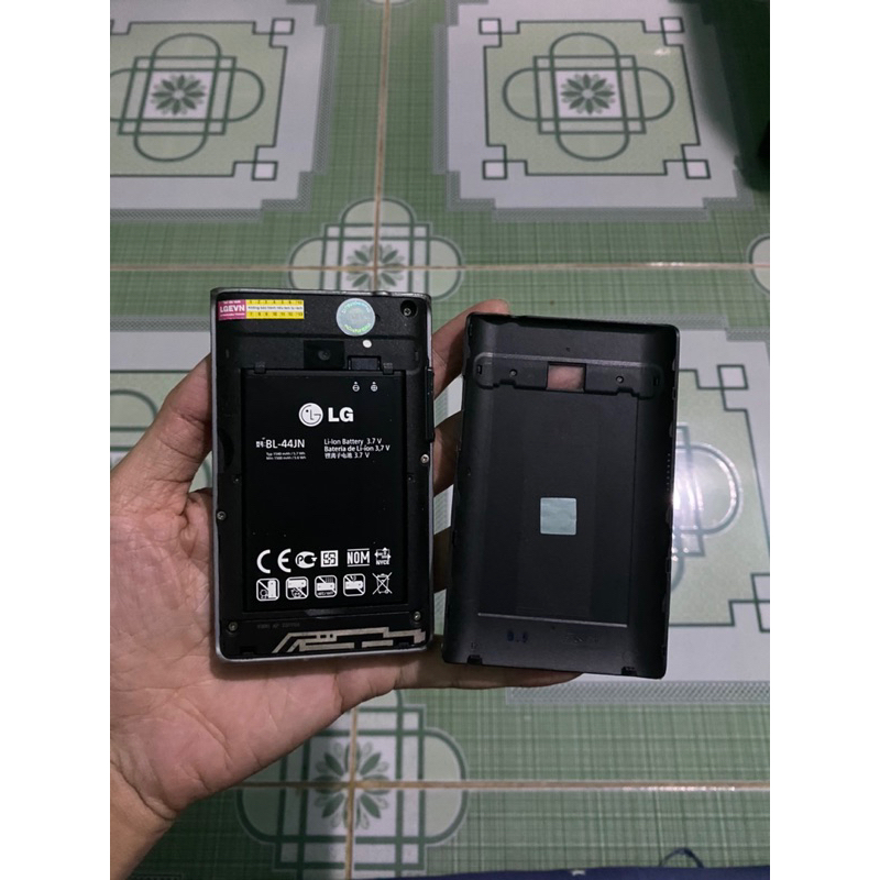 Điện thoại LG E400 zin nguyên tem bọc keo toàn thân
