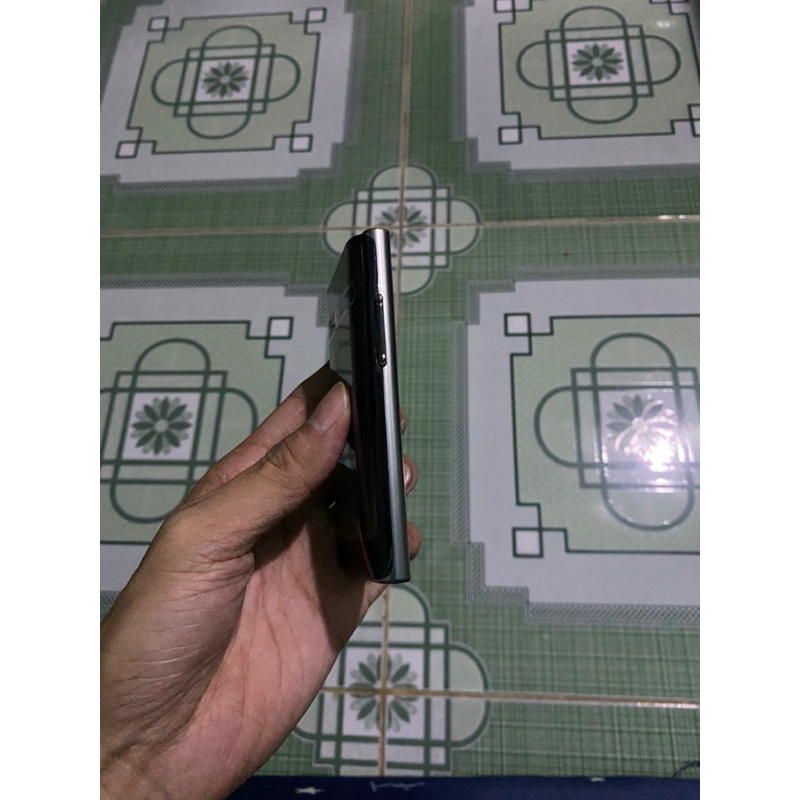 Điện thoại LG E400 zin nguyên tem bọc keo toàn thân