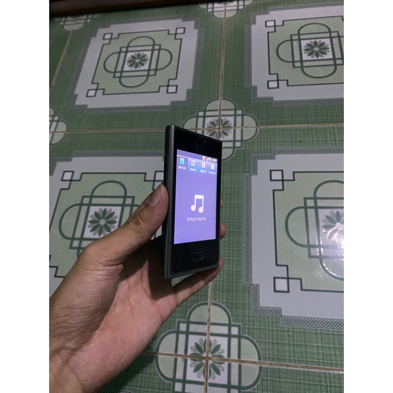 Điện thoại LG E400 zin nguyên tem bọc keo toàn thân