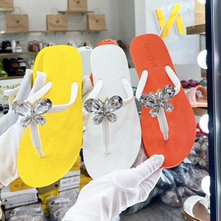 Dép kẹp chữ t đính charm bướm
