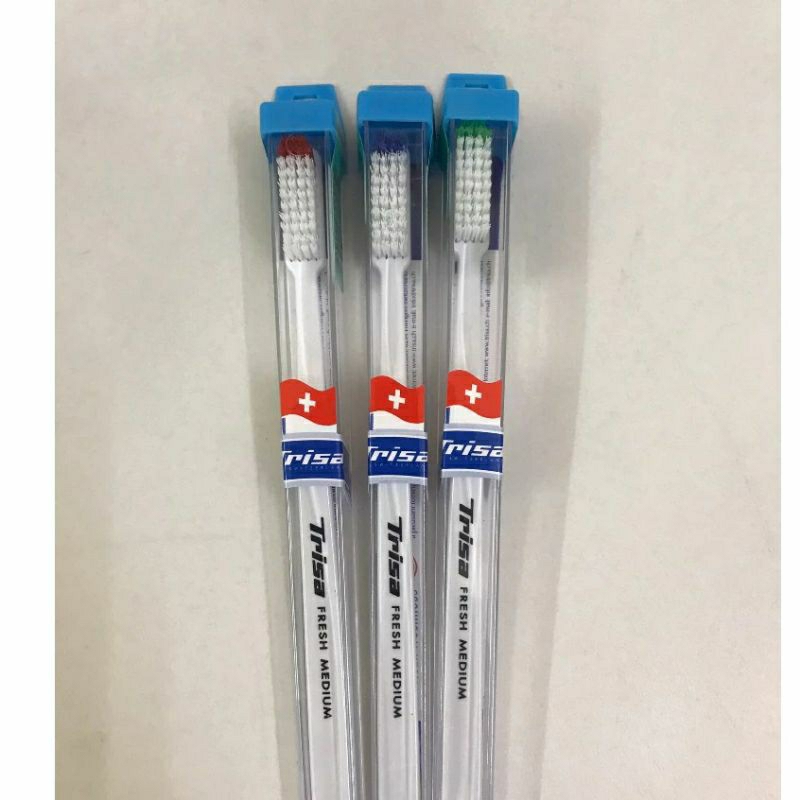 Bàn Chải Đánh Răng Trisa Fresh 3 dòng