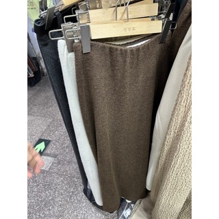 𝗟𝗔 𝗖𝗛𝗔𝗥𝗠𝗘́ |Chân váy len dài chun ẩn 8801