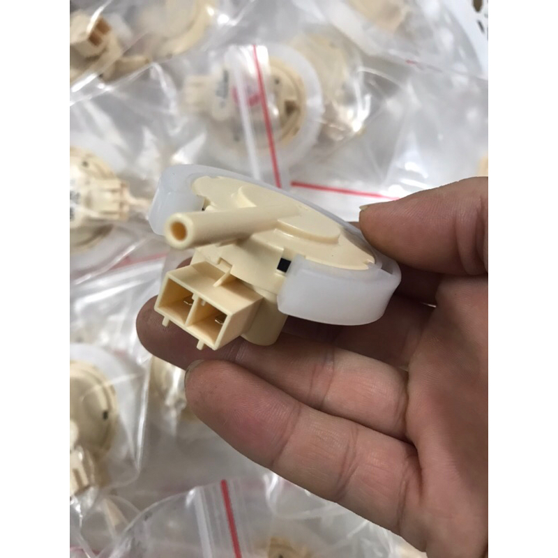 Phao áp lực máy giặt Aqua- Sanyo cửa đứng - Hàng hãng