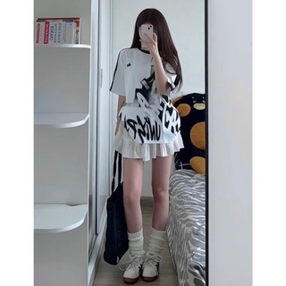 - áo thun/ váy xòe