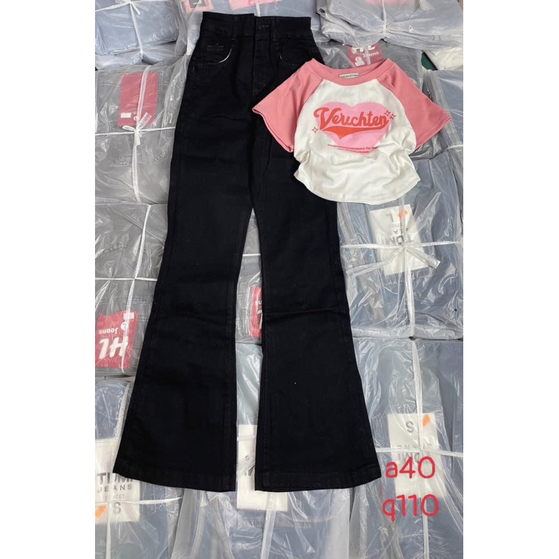 Set Quần Jeans ống loe nữ đen + croptop tay ngắn raplan in tim