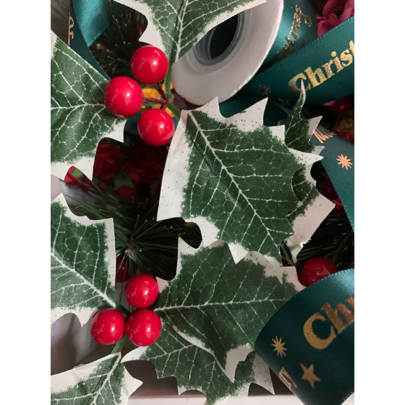 Set 5 Cụm lá cây, Cành-Quả thông trang trí hộp, túi quà, cây thông Giáng Sinh Noel Christmas