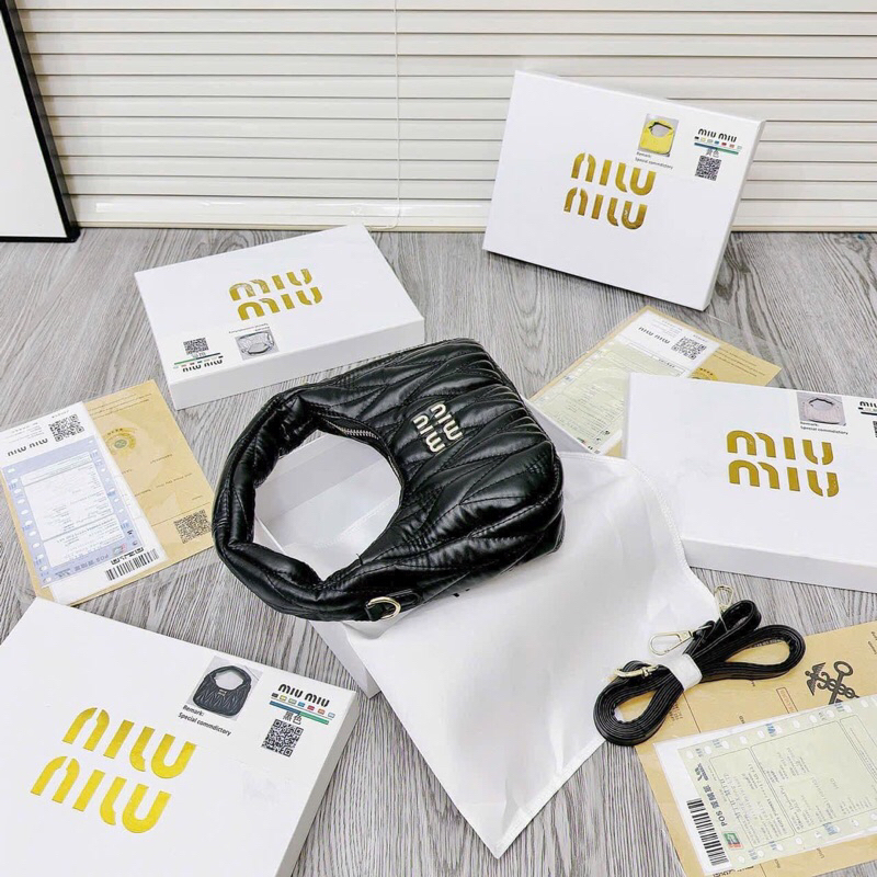 Túi xách Miumiuu thuyền thời trang