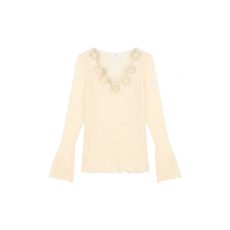 Áo len đính hoa cổ Lelart