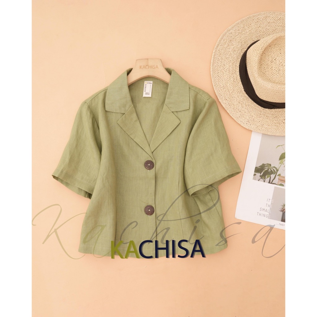 Áo cổ danton phối nút gỗ Kachisa Linen tưng premium wash mềm, sóng sánh