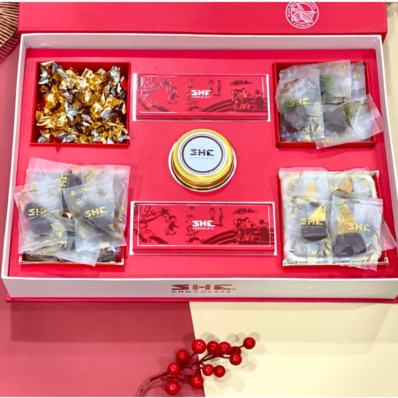 Bộ Quà Tết 2024 - Tết Đoàn Viên SHE Chocolate - Quà tặng, quà biếu Tết Sang trọng, lịch sự, đẳng cấp