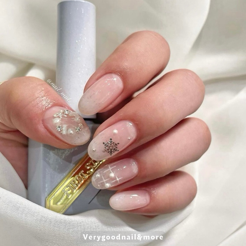 Charm hoa tuyết phủ metal