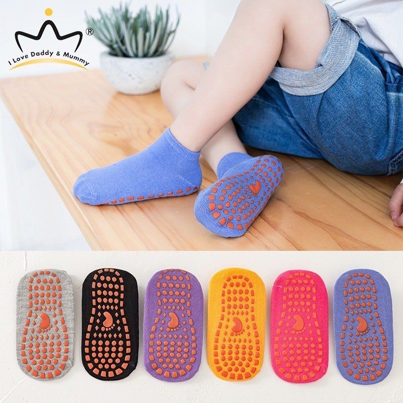 ( chuyên sỉ ) Vớ Cao Su Silicone,Tất Chống Trượt , Khu Vui Chơi Cho Bé Người Lớn Từ 1-20 Tuổi Đủ size Màu Sắc