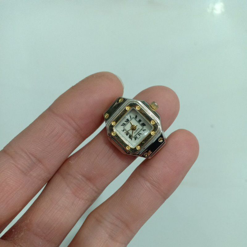 Đồng hồ nam nữ si nhật dạng nhẫn hiệu QUARTZ demi độ mới 85%