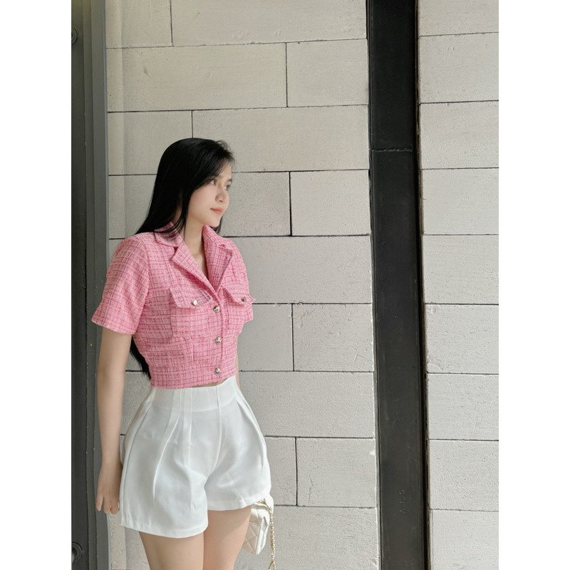 SET ÁO CROPTOP DẠ CARO HỒNG CỔ VEST KÈM QUẦN SHORTS TRẮNG