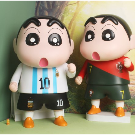 Mô Hình Nhân Vật Crayon Shin Cosplay Cầu Thủ Bóng Đá Ronaldo, Messi, Neymar, Mô Hình 1:1 Cao 42cm, T