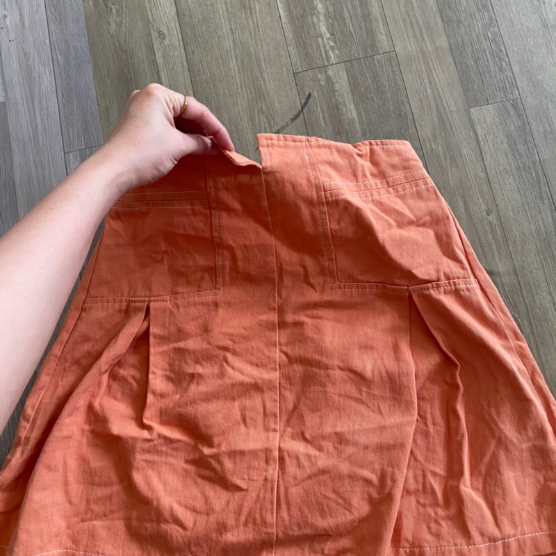 2hand chân váy cam sữa eo 68cm dài 45cm 174