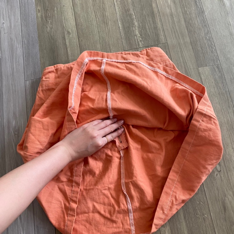 2hand chân váy cam sữa eo 68cm dài 45cm 174