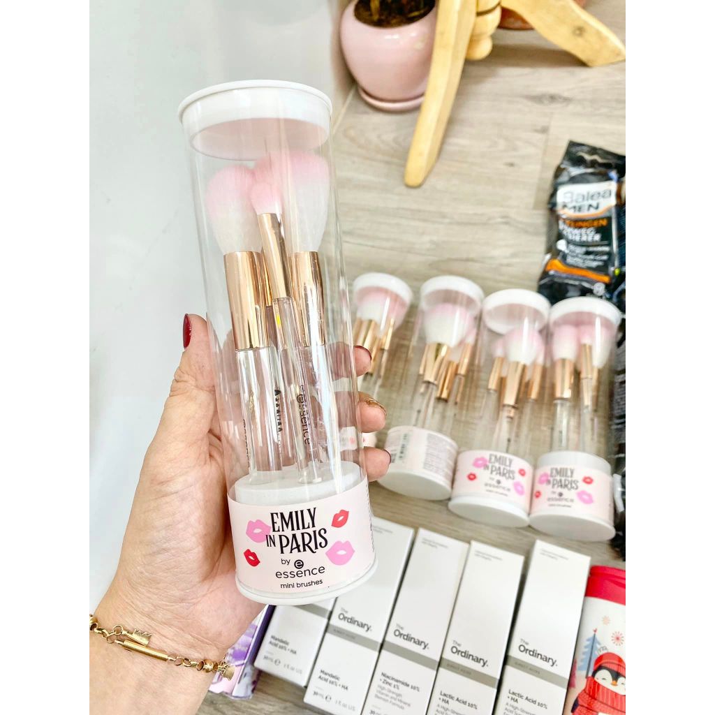 Bộ 4 cọ trang điểm Essence Đức