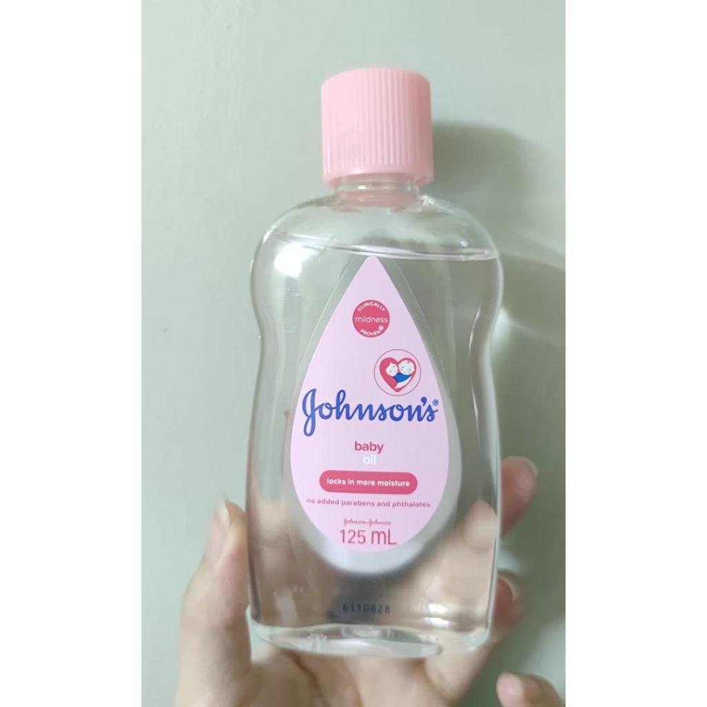 Dầu dưỡng và massage cho bé Johnson's Baby Oil cho bé một làn da mềm mịn 125ml