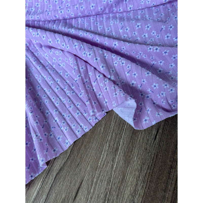 Vải thun gân hoa nhí nền màu tím cà