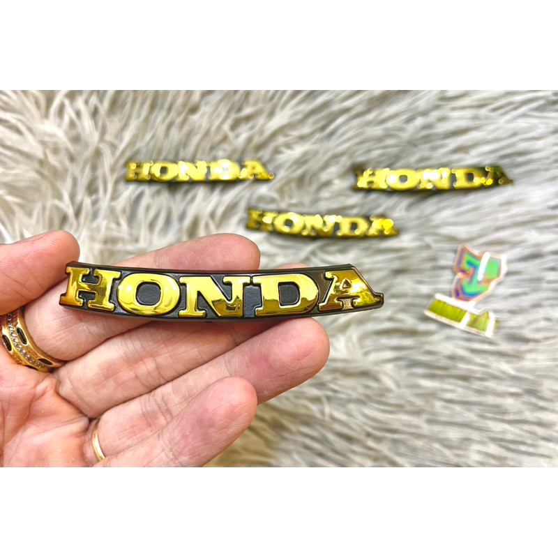 Tem Cong Honda chữ nổi sắc nét Cho Wave 125i, Future, AirBlade.